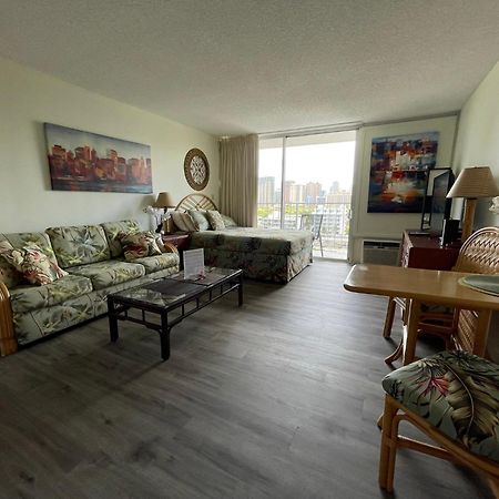 Tropical Studios At Marine Surf Waikiki - Free Parking - Best Location - Full Kitchen - Swimming Pool Honolulu Exterior foto