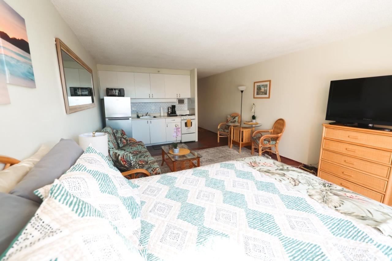 Tropical Studios At Marine Surf Waikiki - Free Parking - Best Location - Full Kitchen - Swimming Pool Honolulu Exterior foto