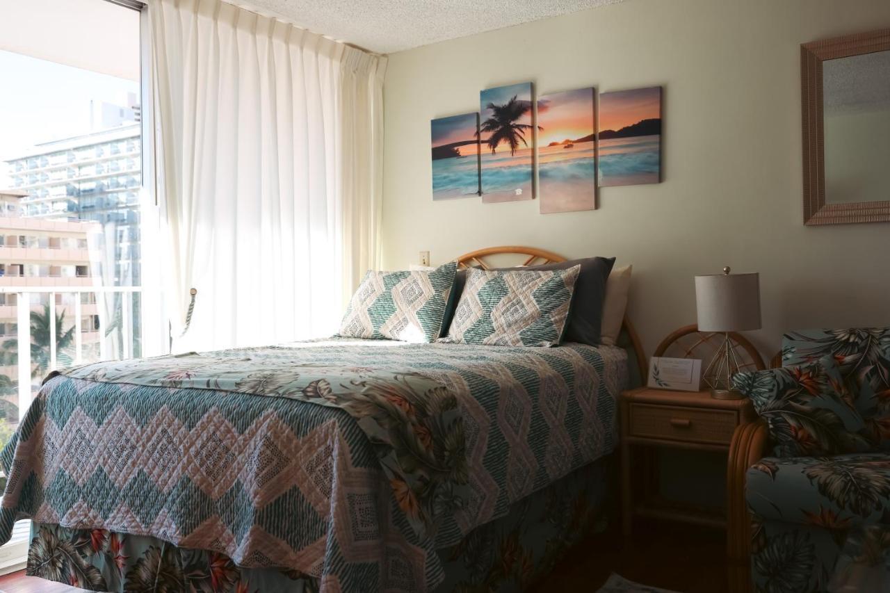 Tropical Studios At Marine Surf Waikiki - Free Parking - Best Location - Full Kitchen - Swimming Pool Honolulu Exterior foto