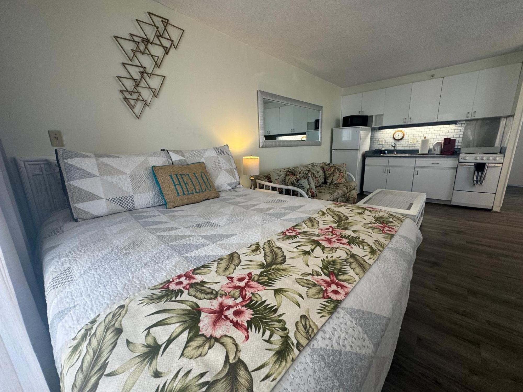Tropical Studios At Marine Surf Waikiki - Free Parking - Best Location - Full Kitchen - Swimming Pool Honolulu Exterior foto