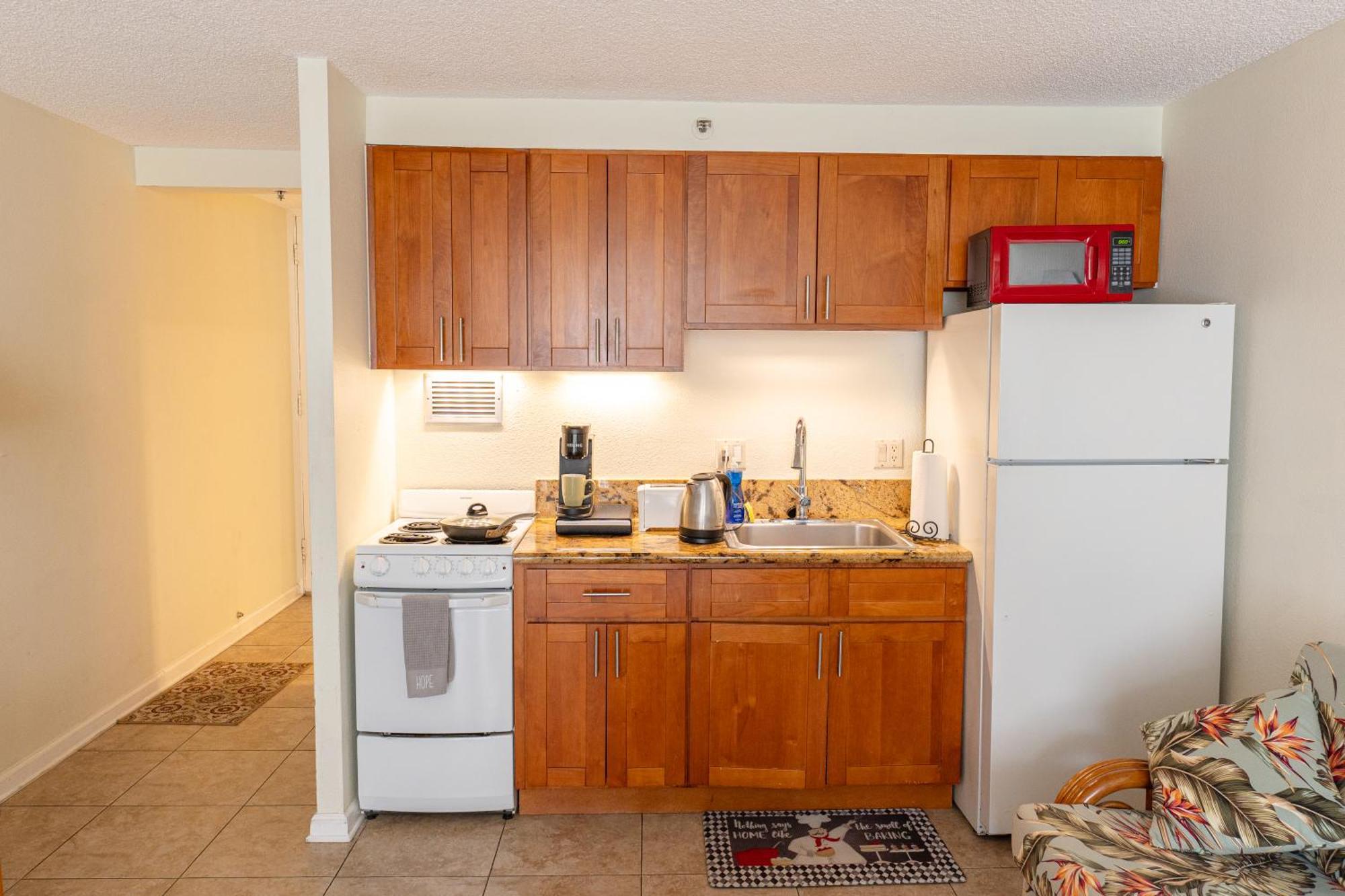 Tropical Studios At Marine Surf Waikiki - Free Parking - Best Location - Full Kitchen - Swimming Pool Honolulu Exterior foto