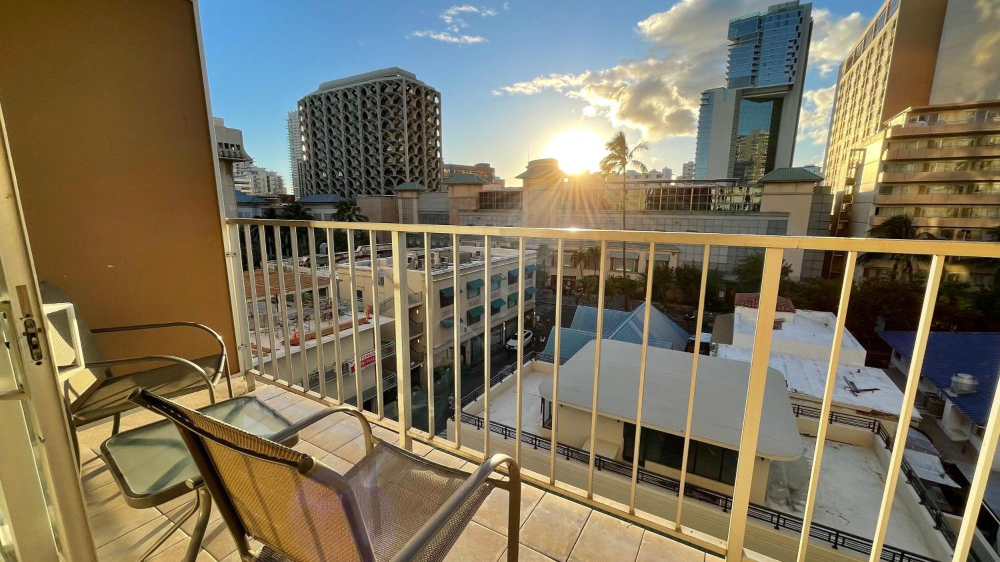Tropical Studios At Marine Surf Waikiki - Free Parking - Best Location - Full Kitchen - Swimming Pool Honolulu Exterior foto