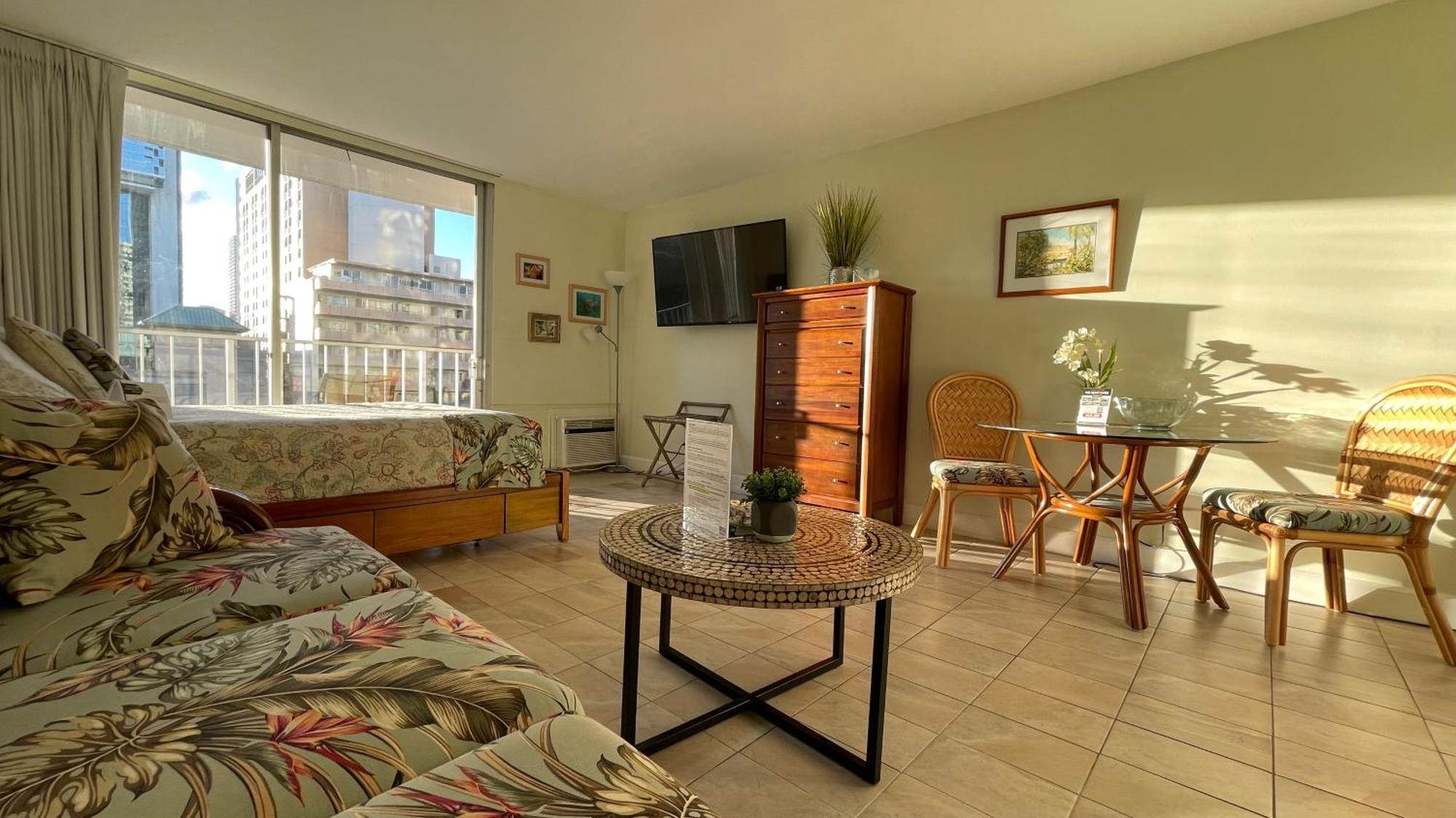 Tropical Studios At Marine Surf Waikiki - Free Parking - Best Location - Full Kitchen - Swimming Pool Honolulu Exterior foto