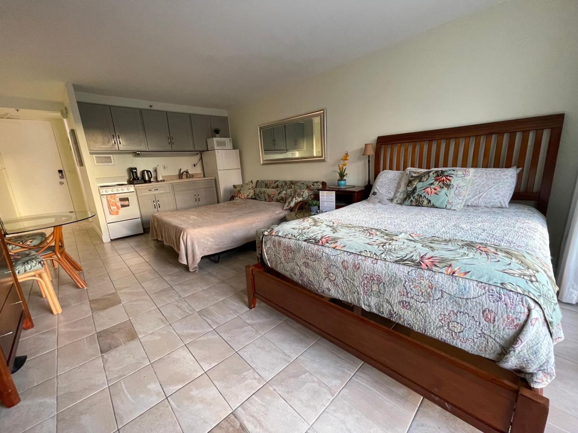 Tropical Studios At Marine Surf Waikiki - Free Parking - Best Location - Full Kitchen - Swimming Pool Honolulu Exterior foto